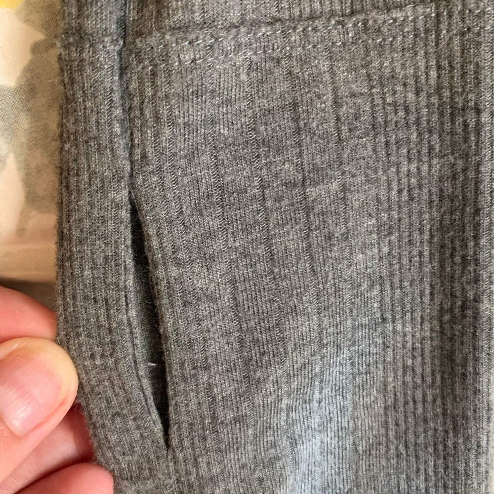 GUESS long sleeved ribbed keyhole tunic turtleneck - Picture 8 of 8